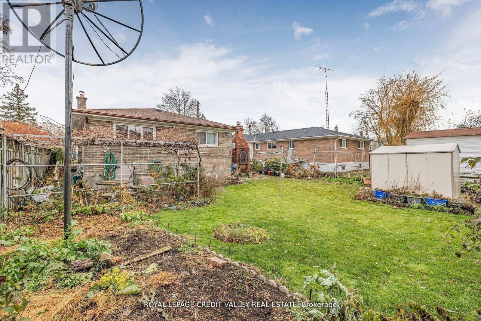 82 Terra Cotta Crescent, Brampton, Ontario  L6W 1C1 - Photo 40 - W12766052