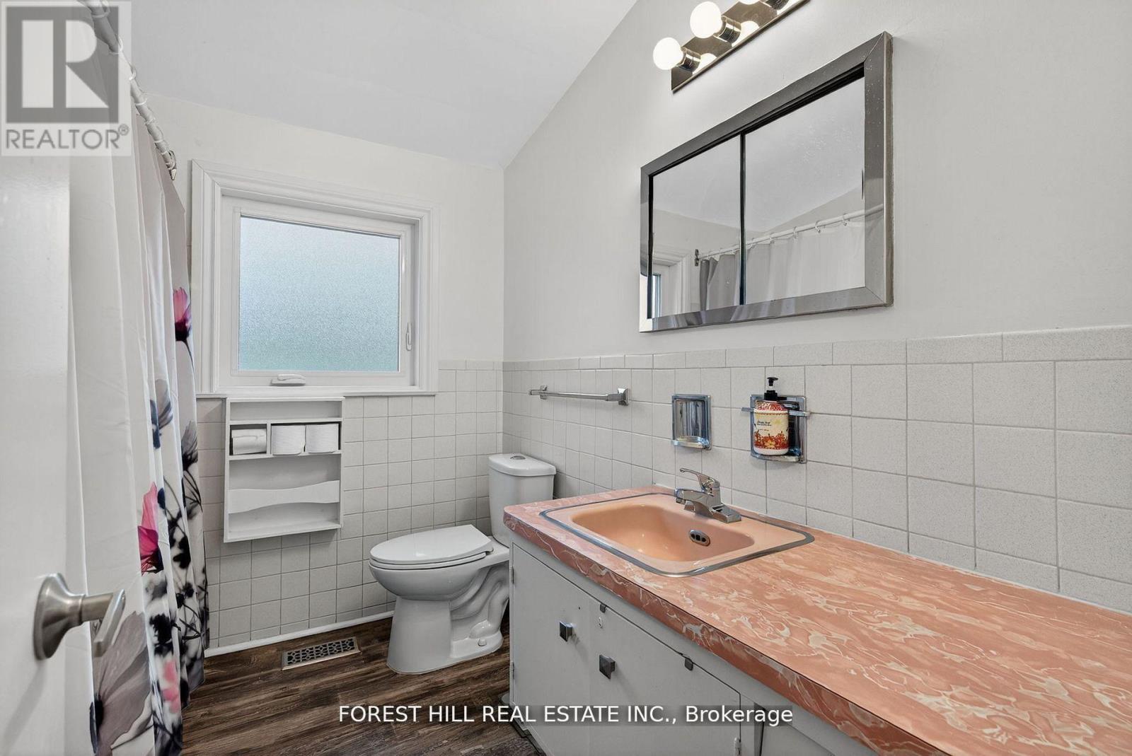 130 Verobeach Boulevard, Toronto, Ontario  M9M 1R1 - Photo 17 - W12834566