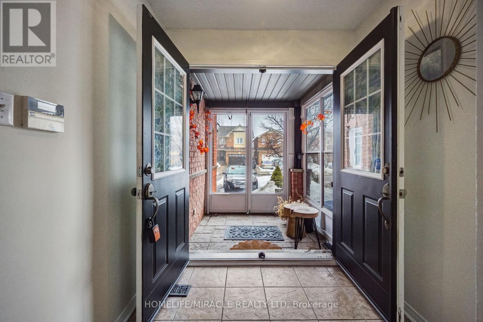 18 Vintage Gate, Brampton, Ontario  L6X 5C4 - Photo 2 - W12799722