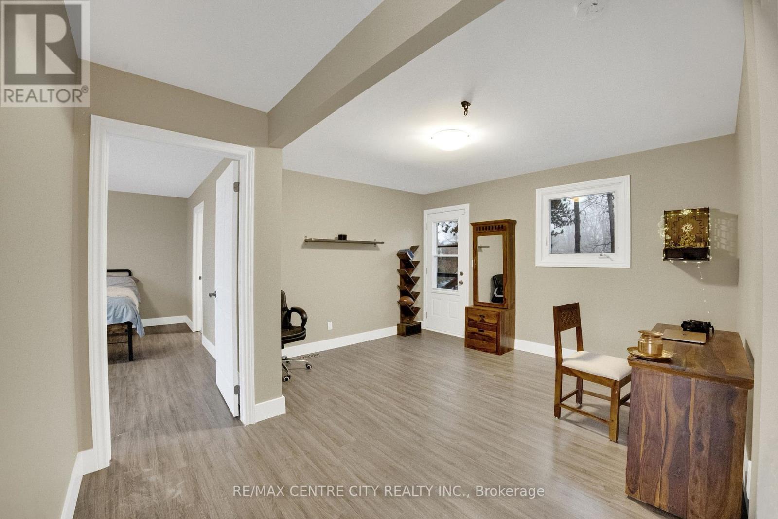 Photo 12 of 46 for 637 Jason Crescent