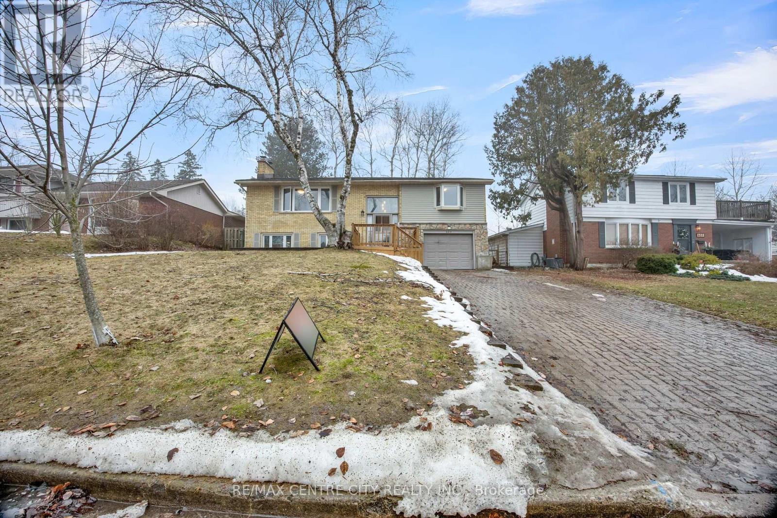 637 Jason Crescent, London South, Ontario  N6J 3E5 - Photo 3 - X12857624