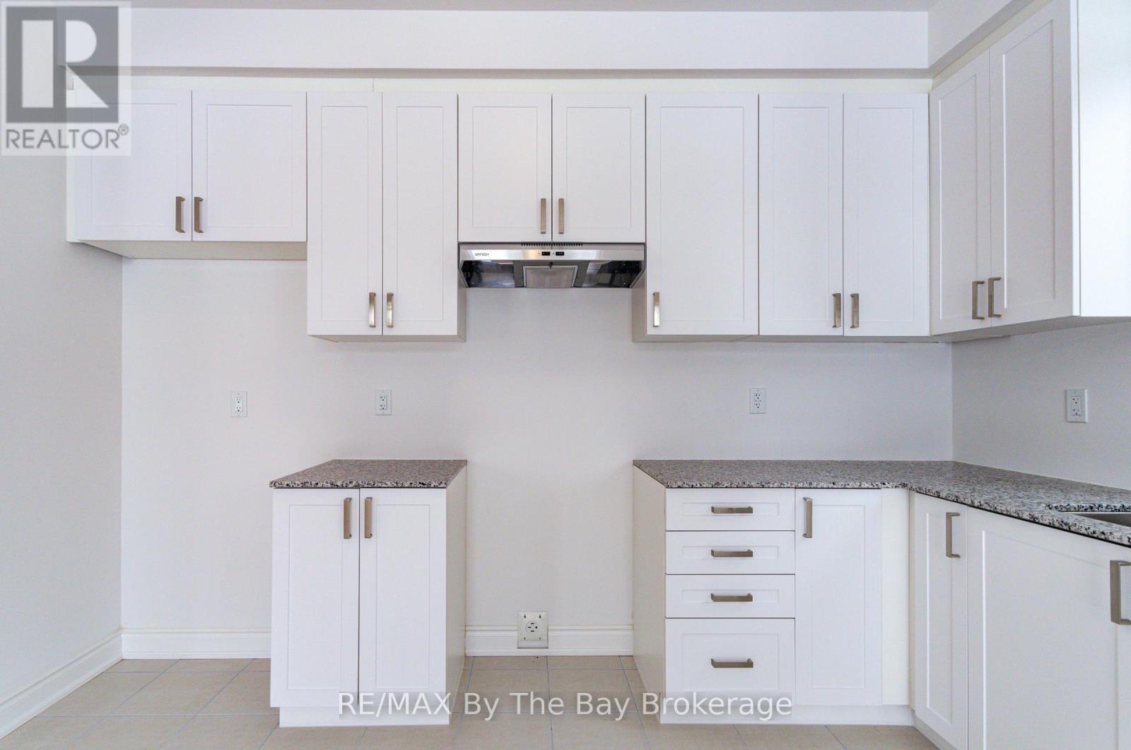 65 Amber Drive, Wasaga Beach, Ontario  L9Z 0R9 - Photo 12 - S12857782