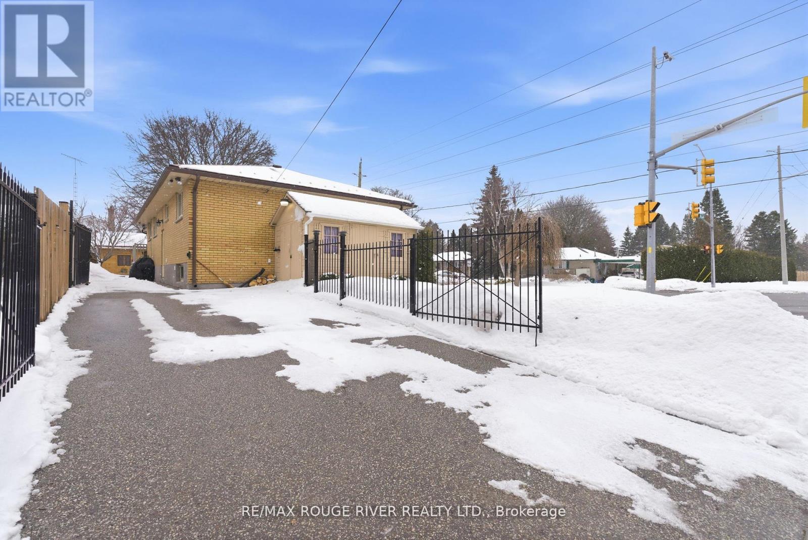 419 Cochrane Street, Whitby (Downtown Whitby), Ontario  L1N 5J6 - Photo 2 - E12857758