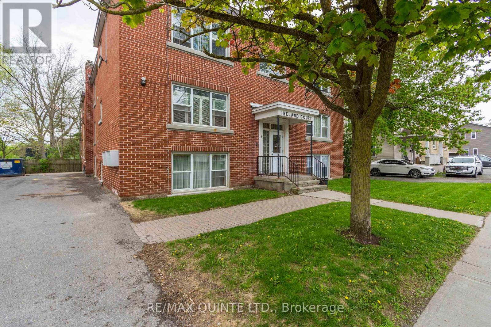 201 Victoria Avenue, Belleville (Belleville Ward), Ontario  K8N 2B9 - Photo 2 - X12857810