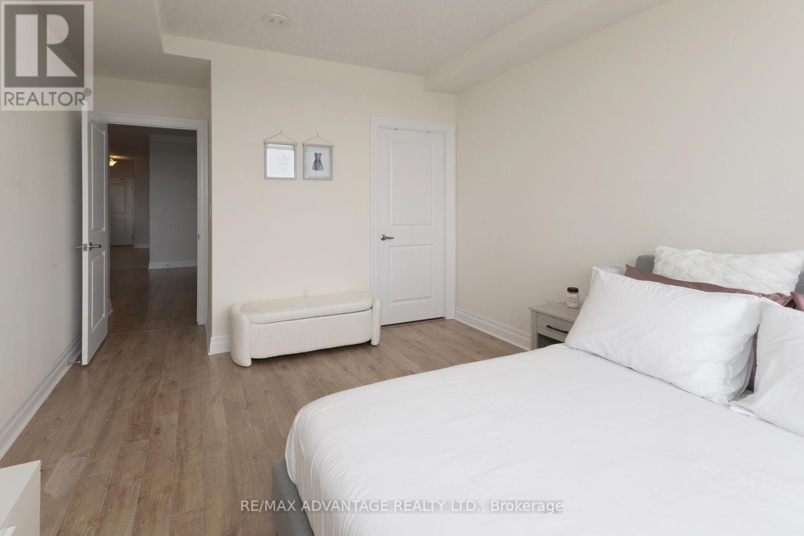 901 - 240 Villagewalk Boulevard, London North, Ontario  N6G 0P6 - Photo 15 - X12857760