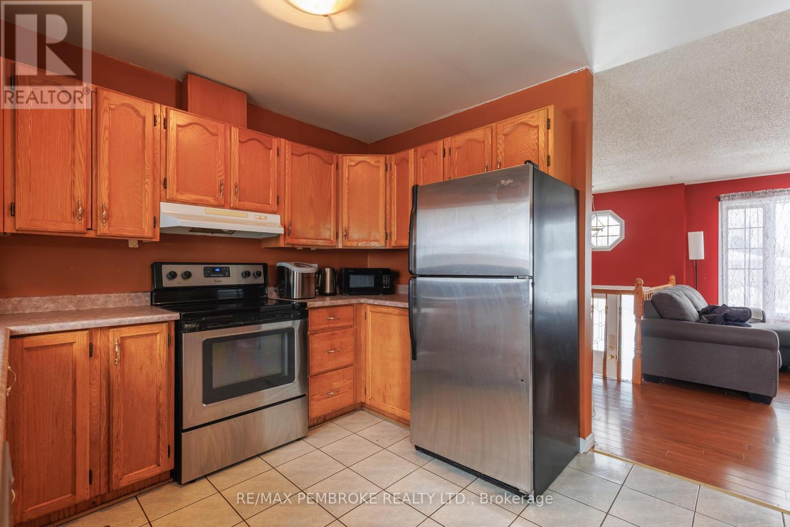 11 Craig Place, Petawawa, Ontario  K8H 3L4 - Photo 15 - X12857808