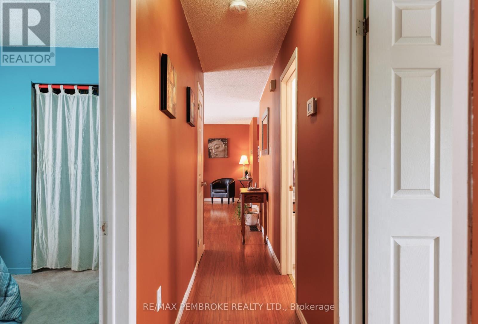 11 Craig Place, Petawawa, Ontario  K8H 3L4 - Photo 30 - X12857808