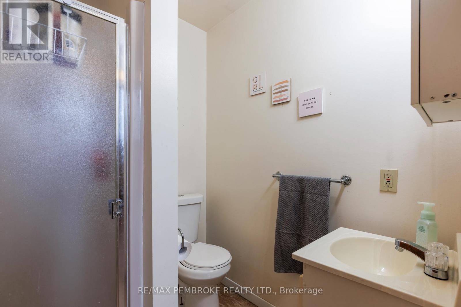 11 Craig Place, Petawawa, Ontario  K8H 3L4 - Photo 35 - X12857808