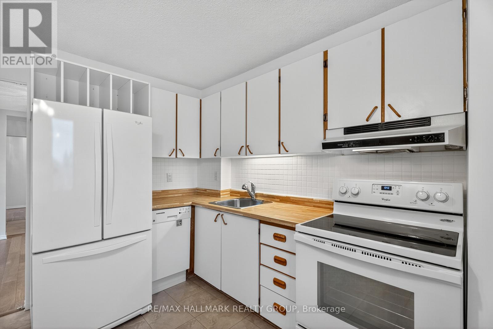 304 - 915 Elmsmere Road, Ottawa, Ontario  K1J 8H8 - Photo 25 - X12857772