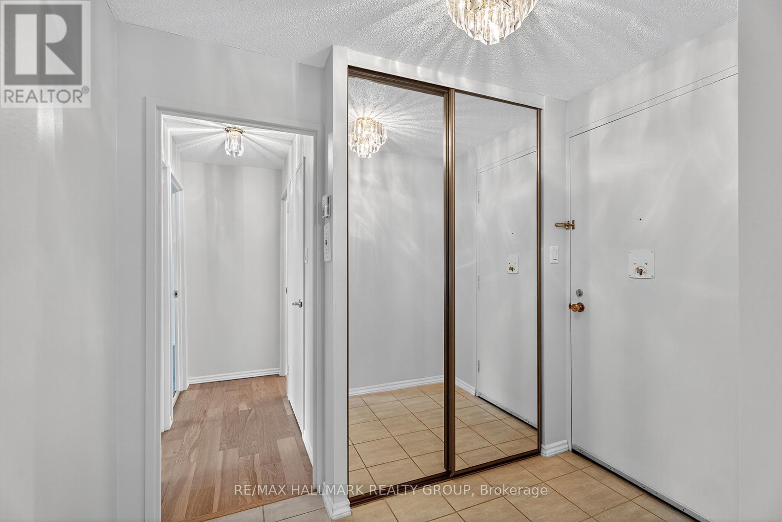 304 - 915 Elmsmere Road, Ottawa, Ontario  K1J 8H8 - Photo 8 - X12857772