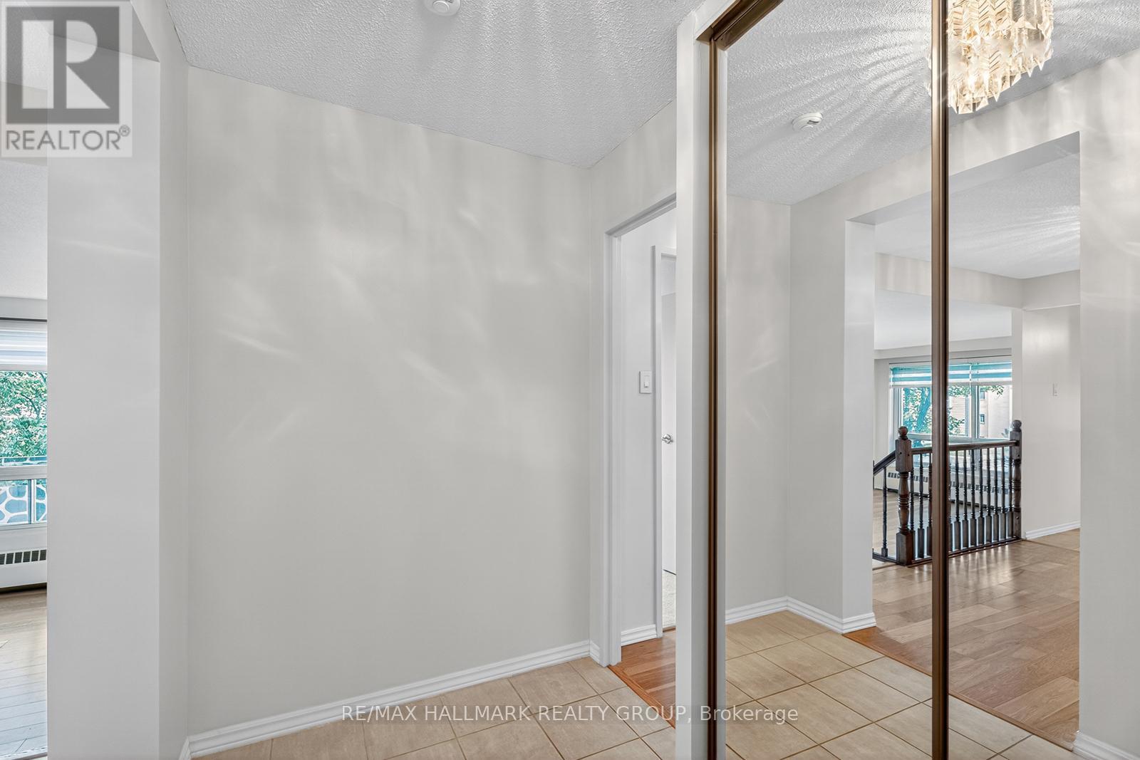 304 - 915 Elmsmere Road, Ottawa, Ontario  K1J 8H8 - Photo 9 - X12857772