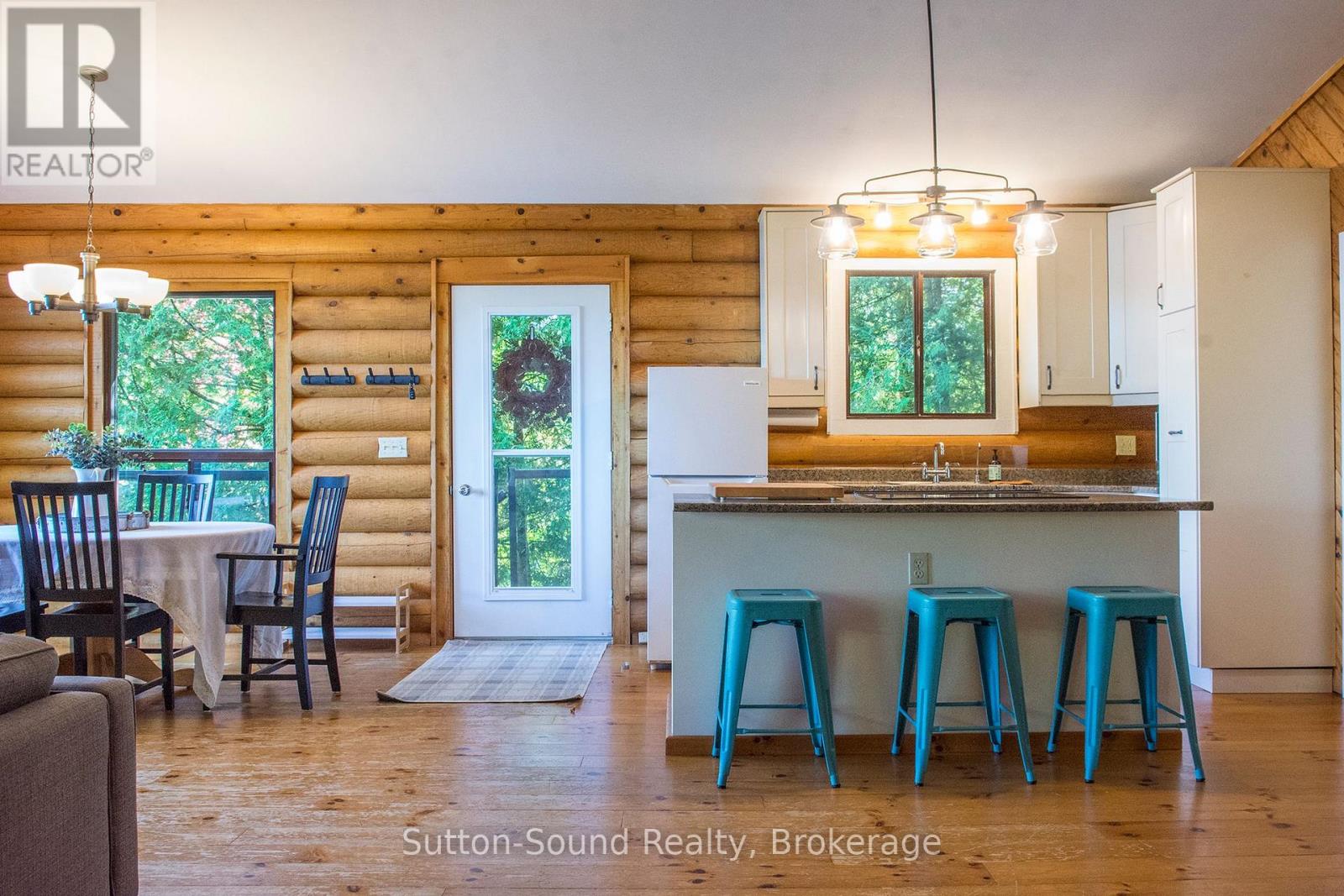 103 Ivy Drive, Georgian Bluffs, Ontario  N0H 2T0 - Photo 11 - X12436779