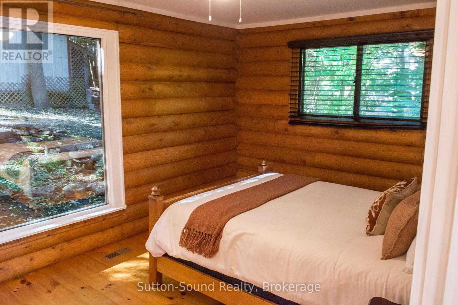 103 Ivy Drive, Georgian Bluffs, Ontario  N0H 2T0 - Photo 19 - X12436779