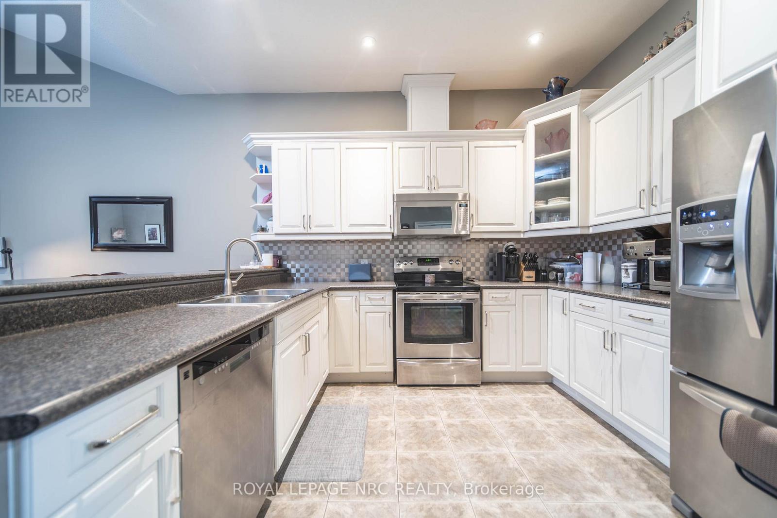 4 - 3232 Montrose Road, Niagara Falls, Ontario  L2E 6S4 - Photo 7 - X12857738