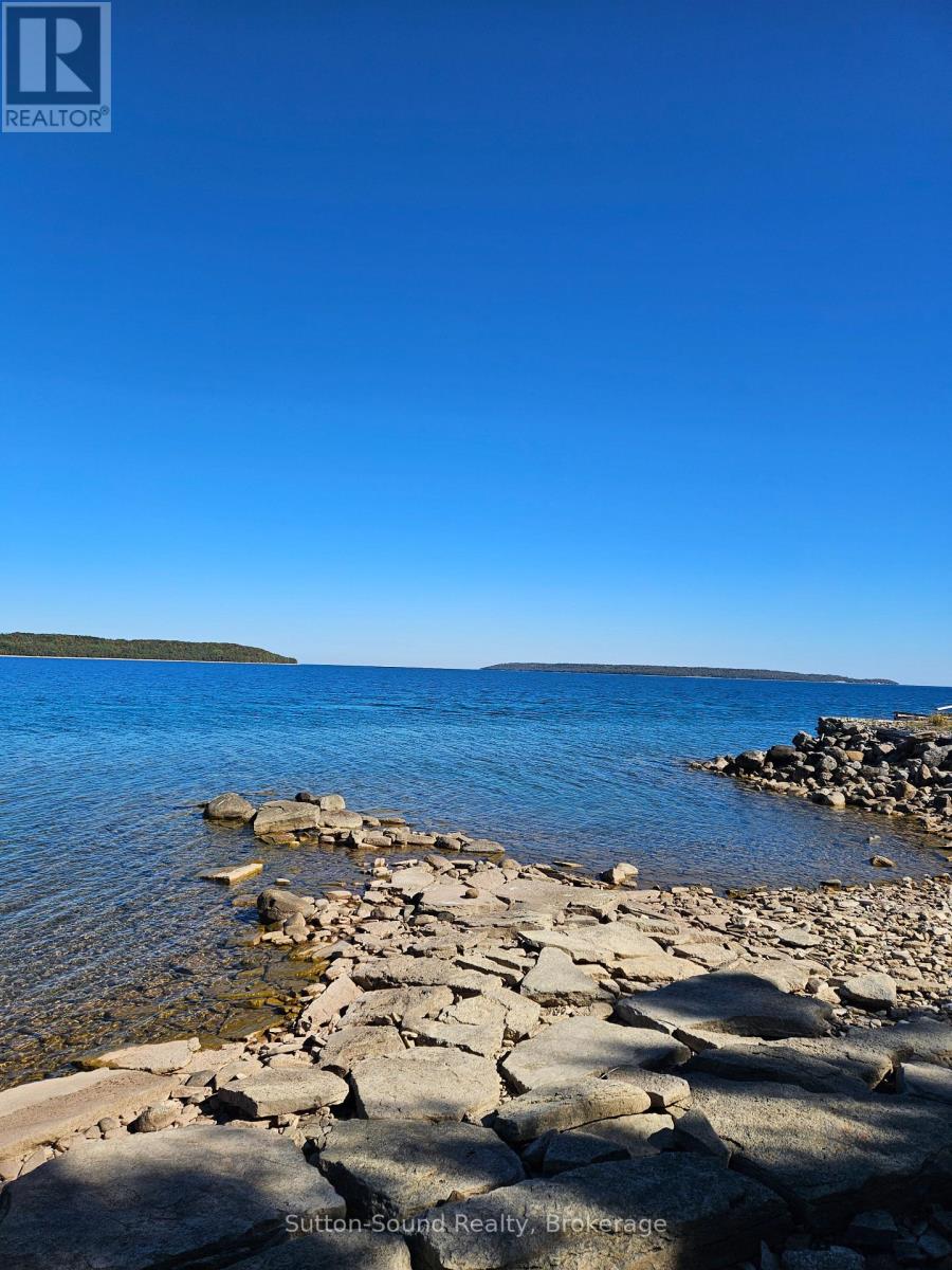 103 Ivy Drive, Georgian Bluffs, Ontario  N0H 2T0 - Photo 38 - X12436779