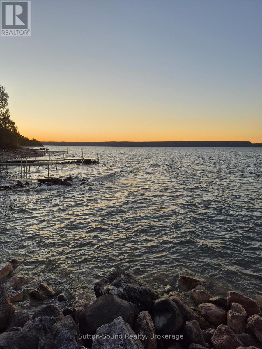 103 Ivy Drive, Georgian Bluffs, Ontario  N0H 2T0 - Photo 43 - X12436779