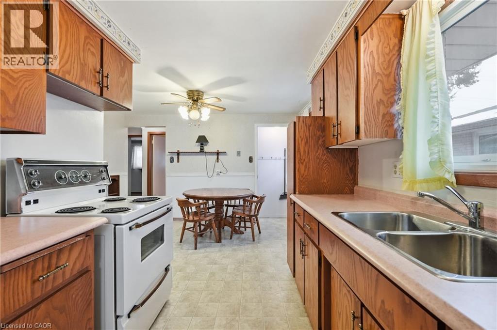 66 Geneva Crescent, Kitchener, Ontario  N2E 1M9 - Photo 13 - 40805807