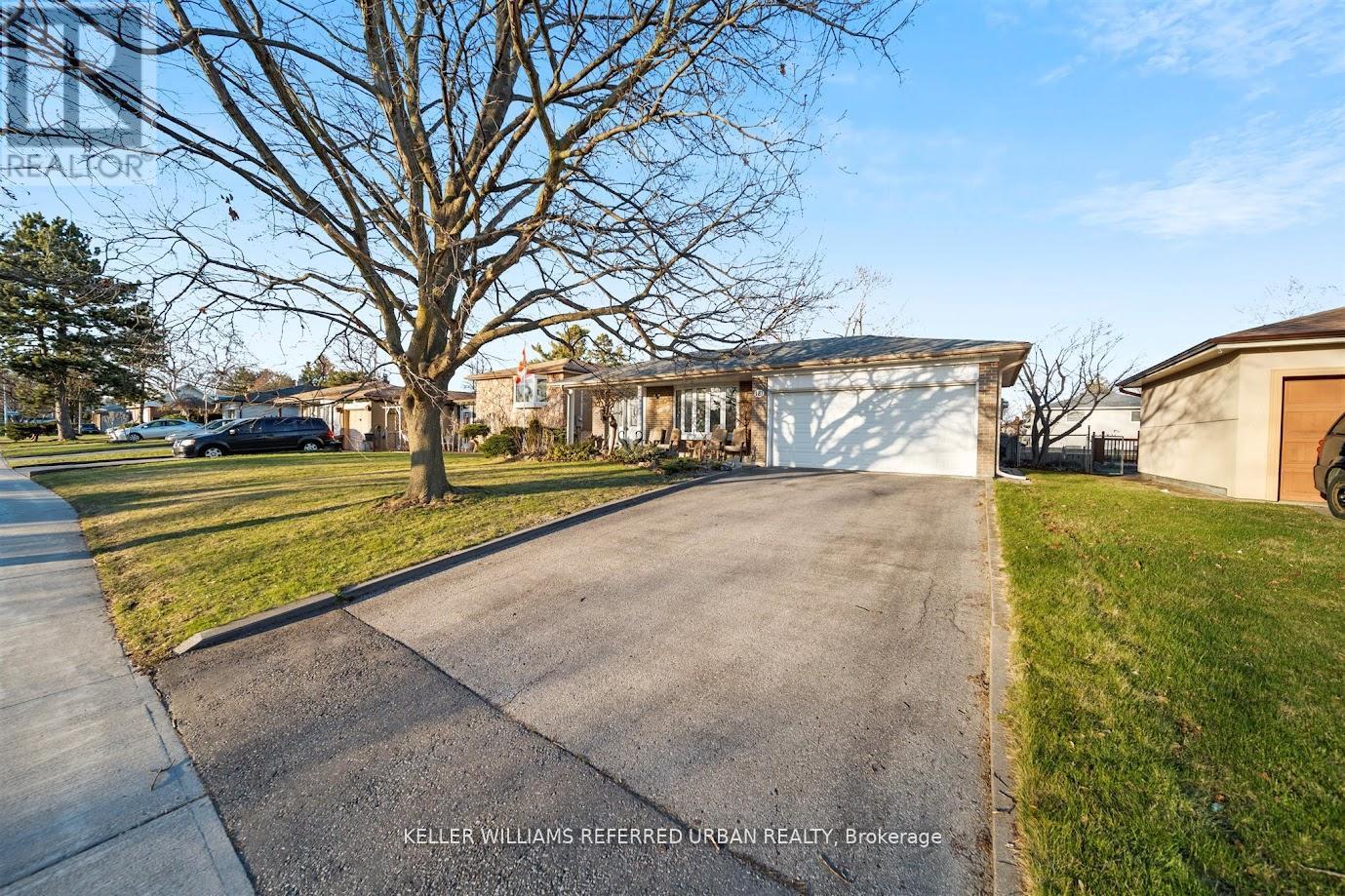 LOWER - 181 CENTENNIAL ROAD, Toronto, Ontario