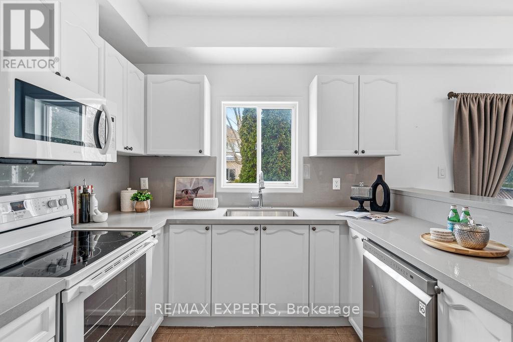 62 Colonial Crescent, Richmond Hill, Ontario  L4E 3X3 - Photo 10 - N12857766