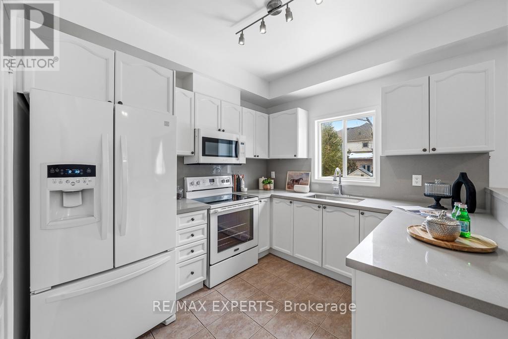 62 Colonial Crescent, Richmond Hill, Ontario  L4E 3X3 - Photo 9 - N12857766