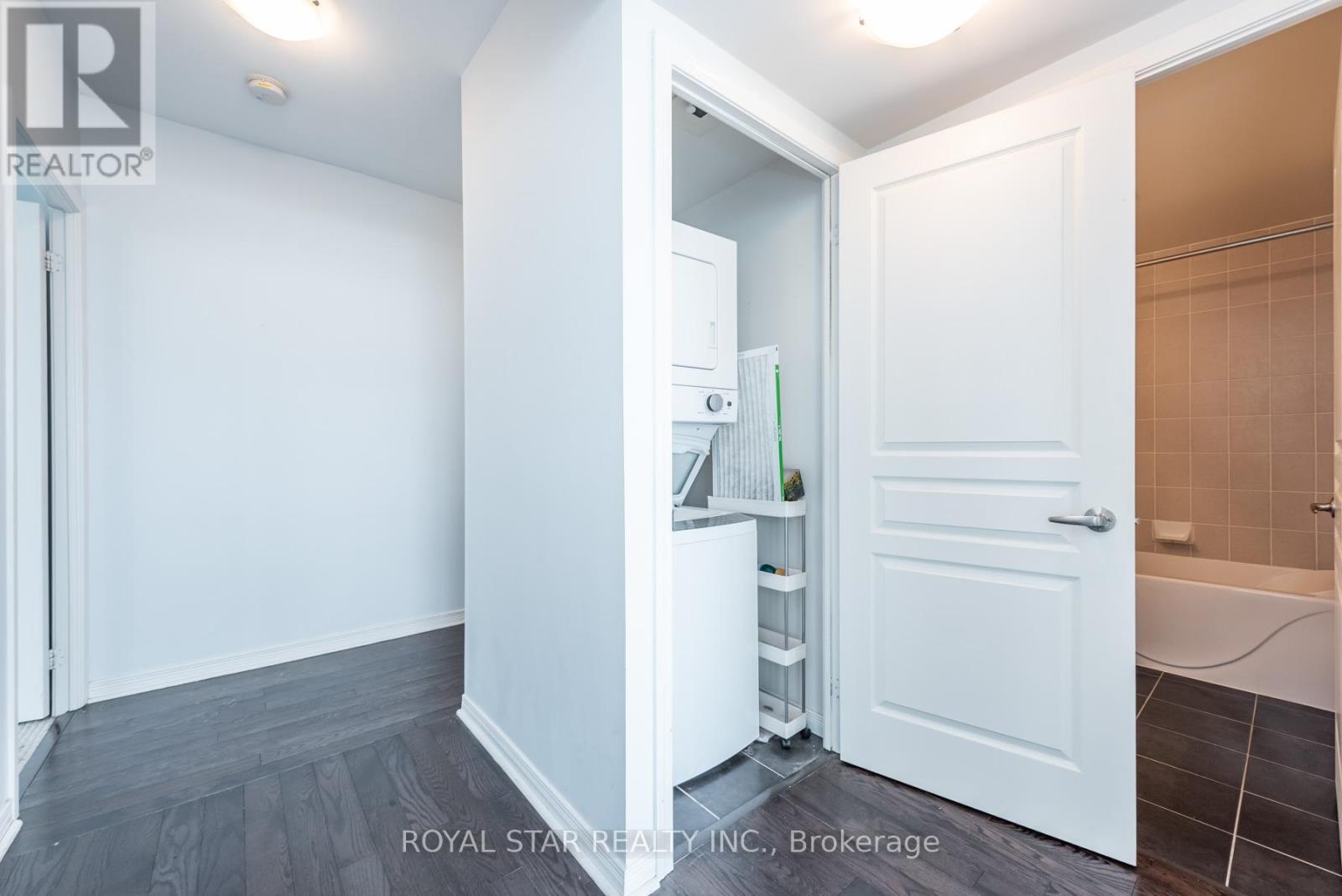 1404 - 2240 Lakeshore Boulevard, Toronto (Mimico), Ontario  M8V 0A9 - Photo 25 - W12857722