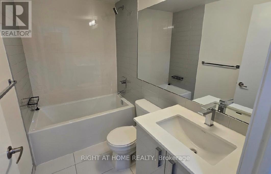 30 Gibbs Road, Toronto (Islington-City Centre West), Ontario  M9B 0E4 - Photo 12 - W12857756