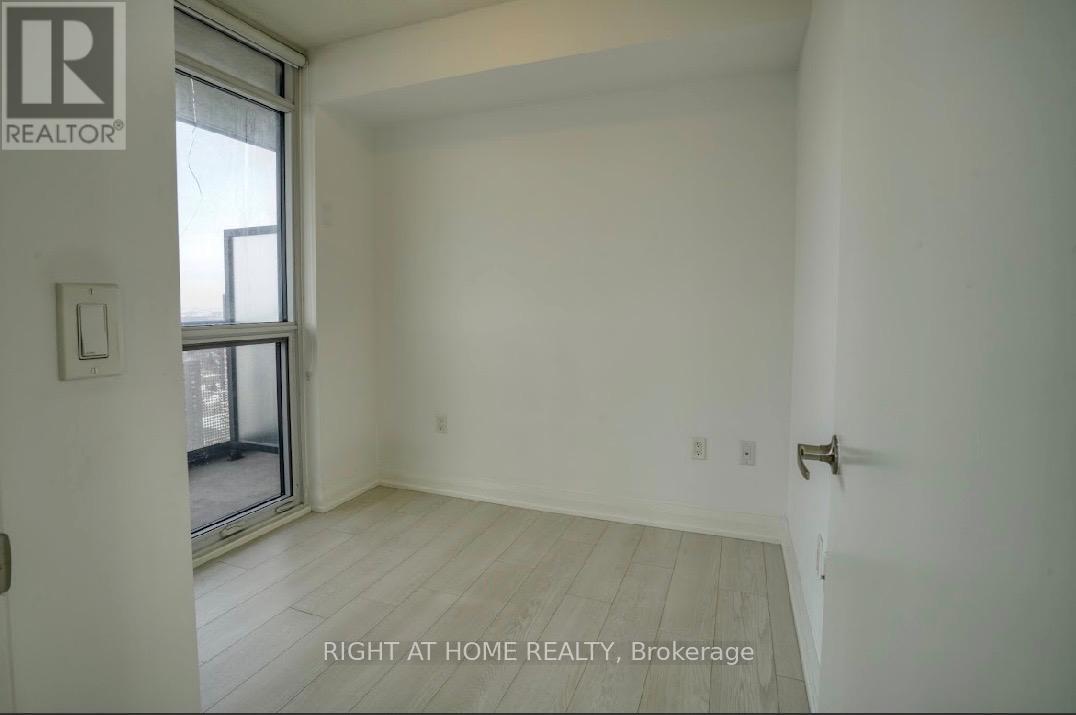 30 Gibbs Road, Toronto (Islington-City Centre West), Ontario  M9B 0E4 - Photo 6 - W12857756