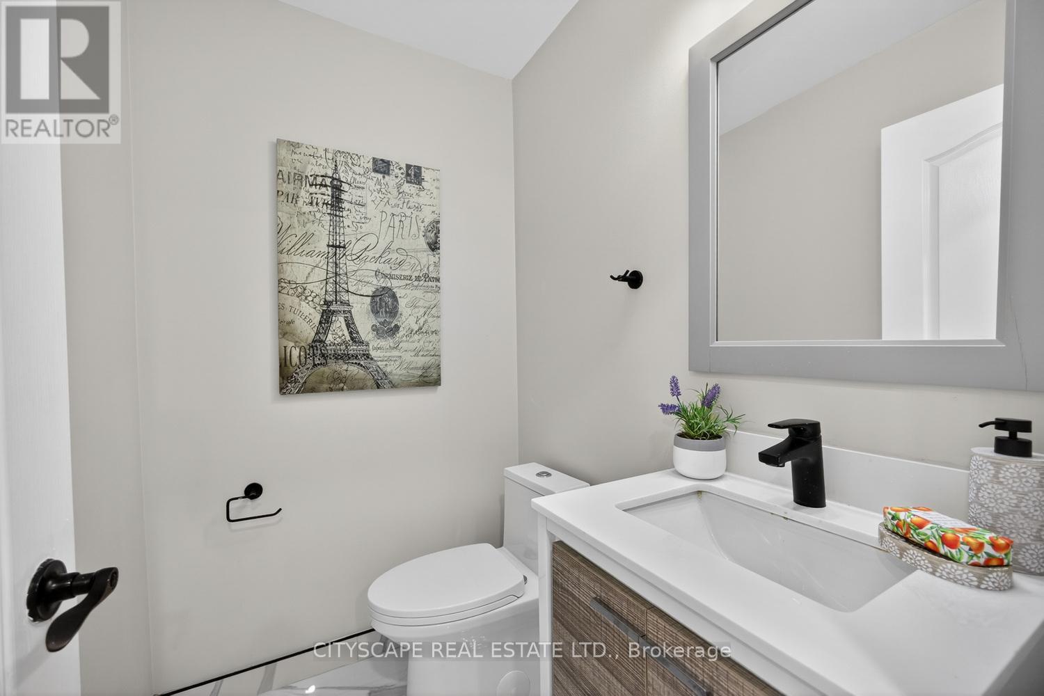 67 - 601 Shoreline Drive, Mississauga (Cooksville), Ontario  L5B 4K7 - Photo 5 - W12778758