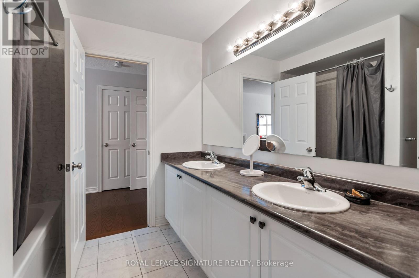 80 Sharpe Crescent, New Tecumseth (Tottenham), Ontario  L0G 1W0 - Photo 34 - N12857836