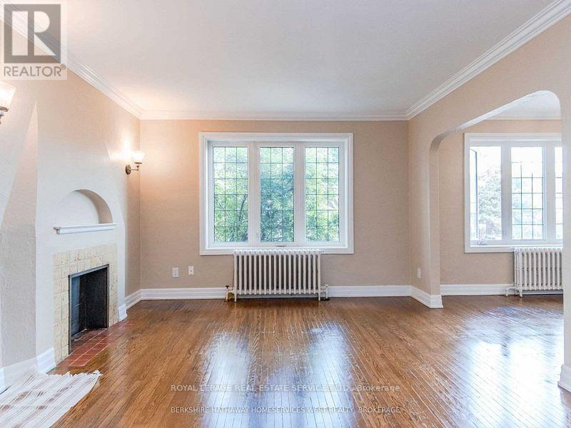 1 - 306 South Kingsway, Toronto, Ontario  M6S 3T9 - Photo 3 - W12857832