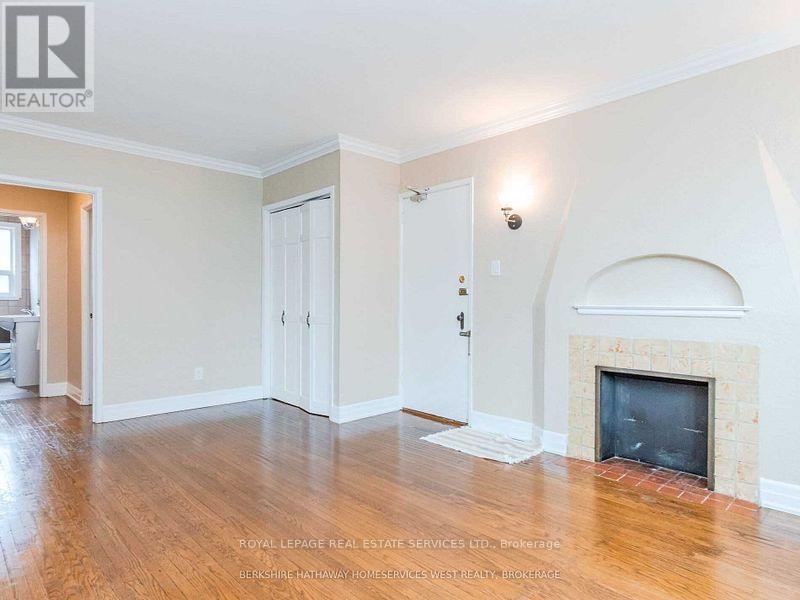 1 - 306 South Kingsway, Toronto, Ontario  M6S 3T9 - Photo 5 - W12857832