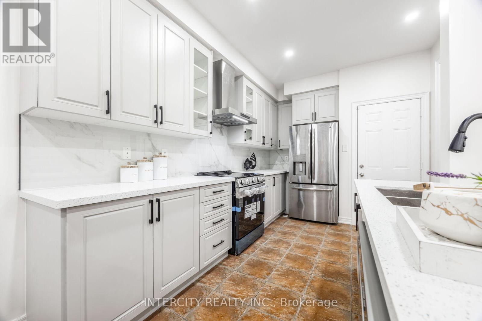 26 Sussexvale Drive, Brampton, Ontario  L6R 0W2 - Photo 15 - W12857838