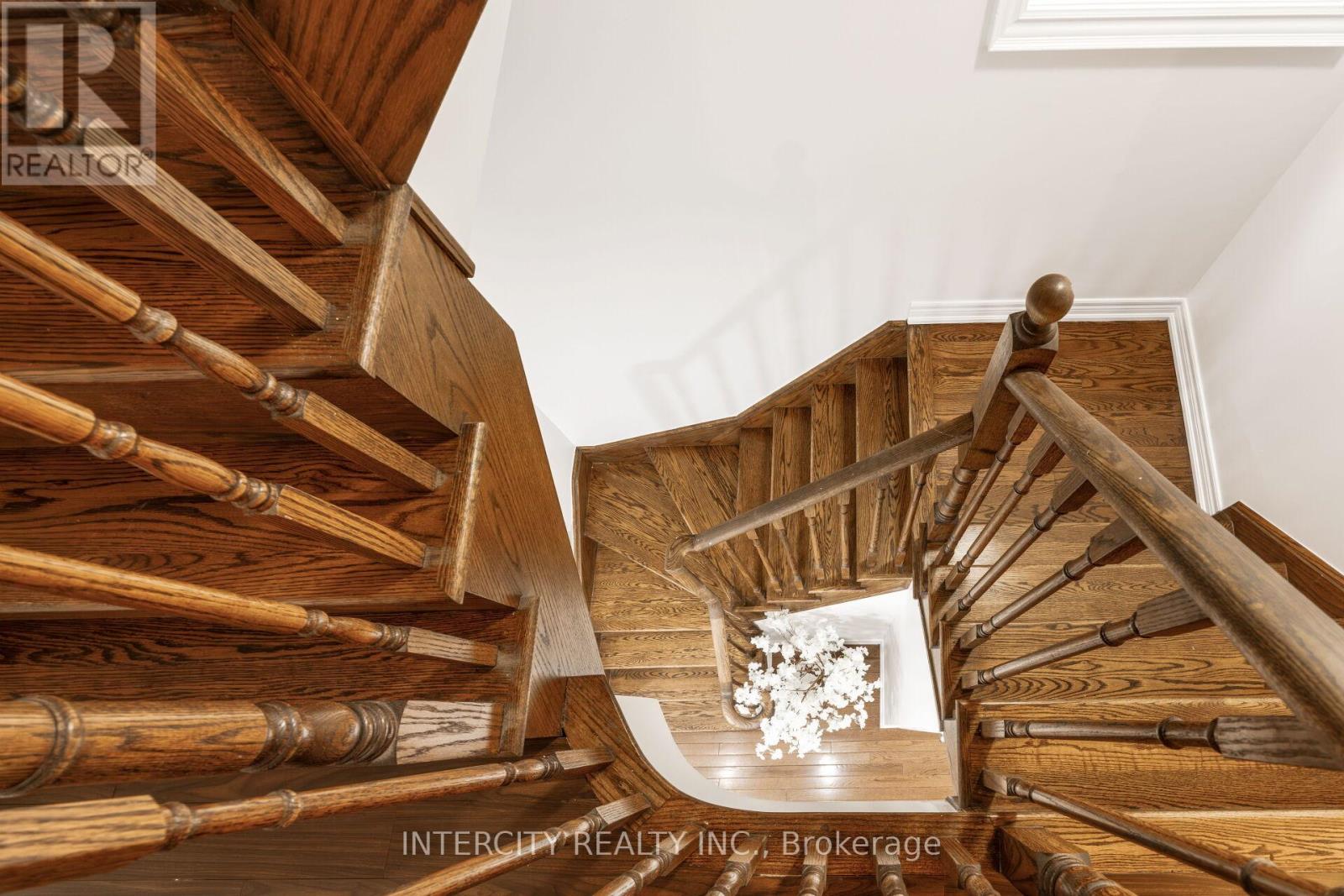 26 Sussexvale Drive, Brampton, Ontario  L6R 0W2 - Photo 19 - W12857838