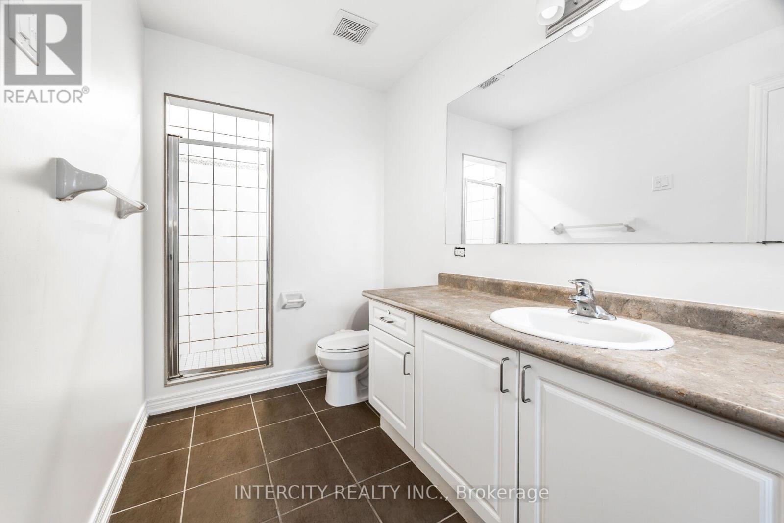 26 Sussexvale Drive, Brampton, Ontario  L6R 0W2 - Photo 24 - W12857838