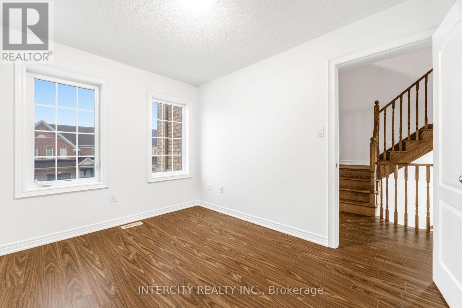 26 Sussexvale Drive, Brampton, Ontario  L6R 0W2 - Photo 25 - W12857838