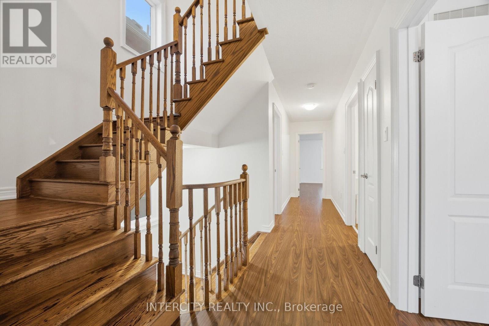 26 Sussexvale Drive, Brampton, Ontario  L6R 0W2 - Photo 29 - W12857838