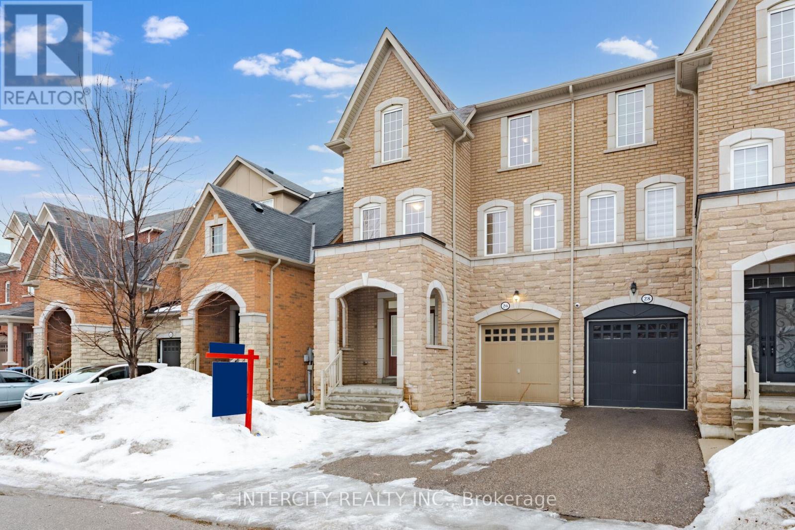 26 Sussexvale Drive, Brampton, Ontario  L6R 0W2 - Photo 3 - W12857838