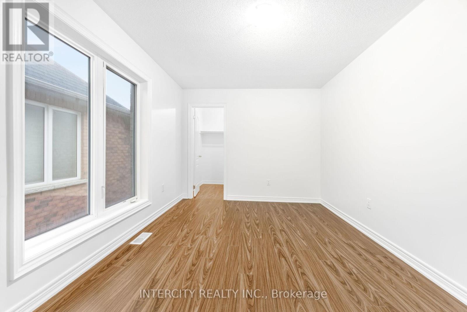 26 Sussexvale Drive, Brampton, Ontario  L6R 0W2 - Photo 38 - W12857838