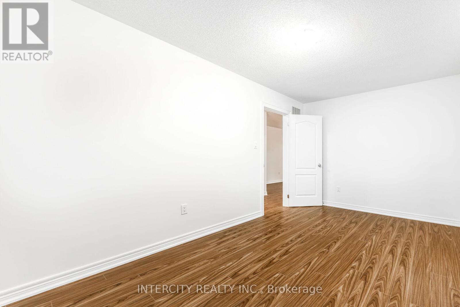 26 Sussexvale Drive, Brampton, Ontario  L6R 0W2 - Photo 39 - W12857838