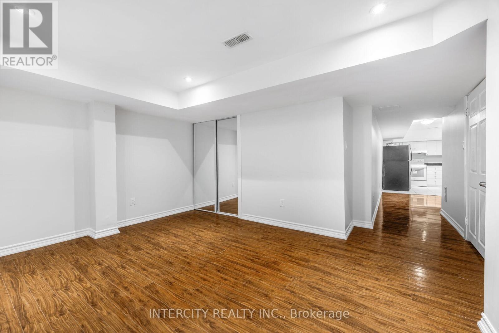 26 Sussexvale Drive, Brampton, Ontario  L6R 0W2 - Photo 43 - W12857838