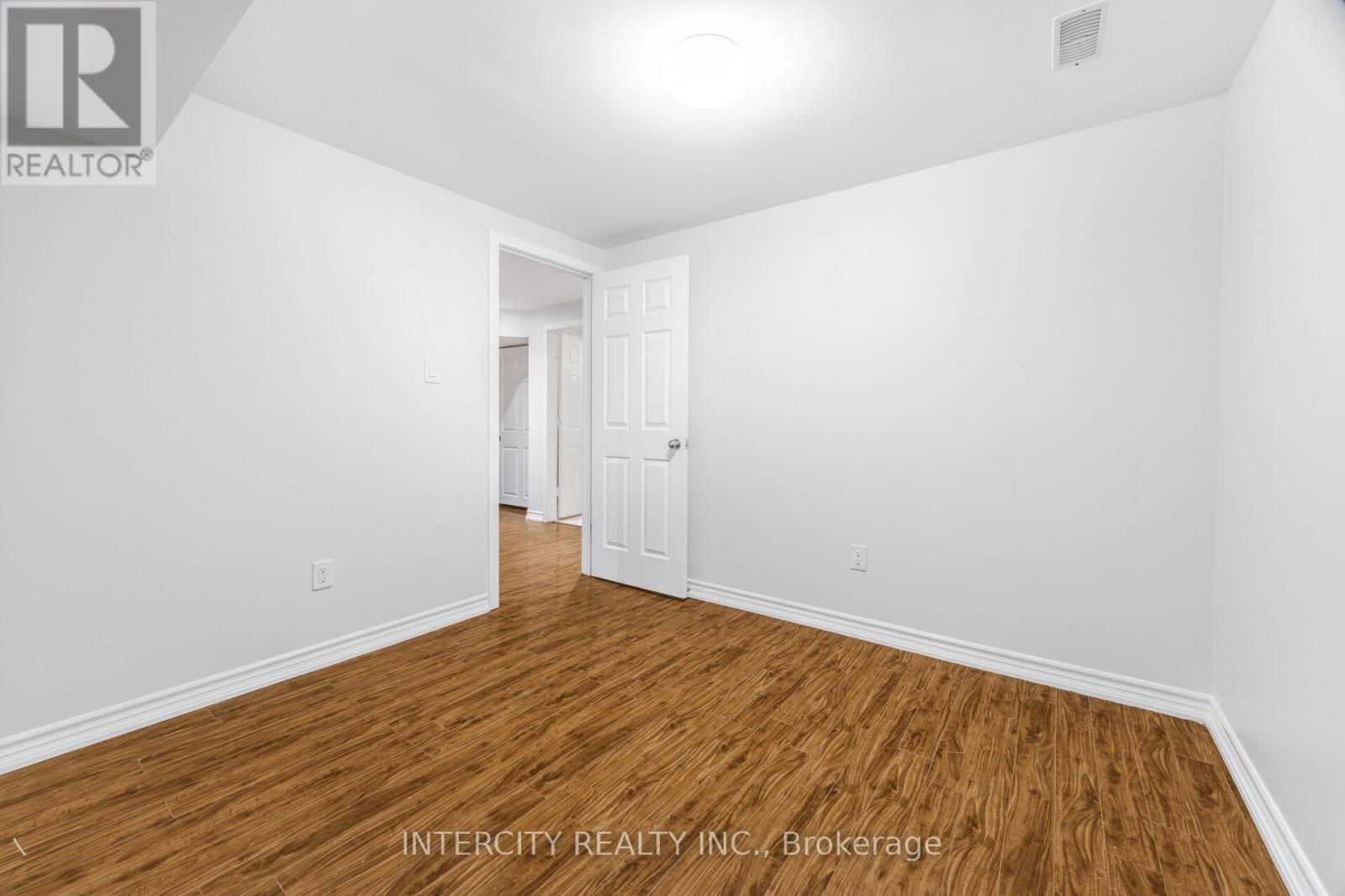 26 Sussexvale Drive, Brampton, Ontario  L6R 0W2 - Photo 45 - W12857838