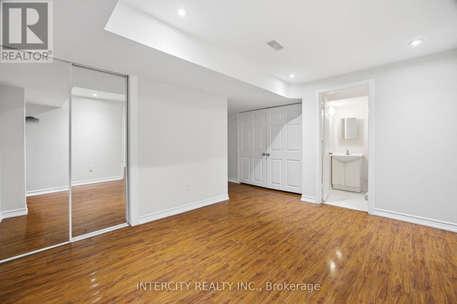 26 Sussexvale Drive, Brampton, Ontario  L6R 0W2 - Photo 46 - W12857838