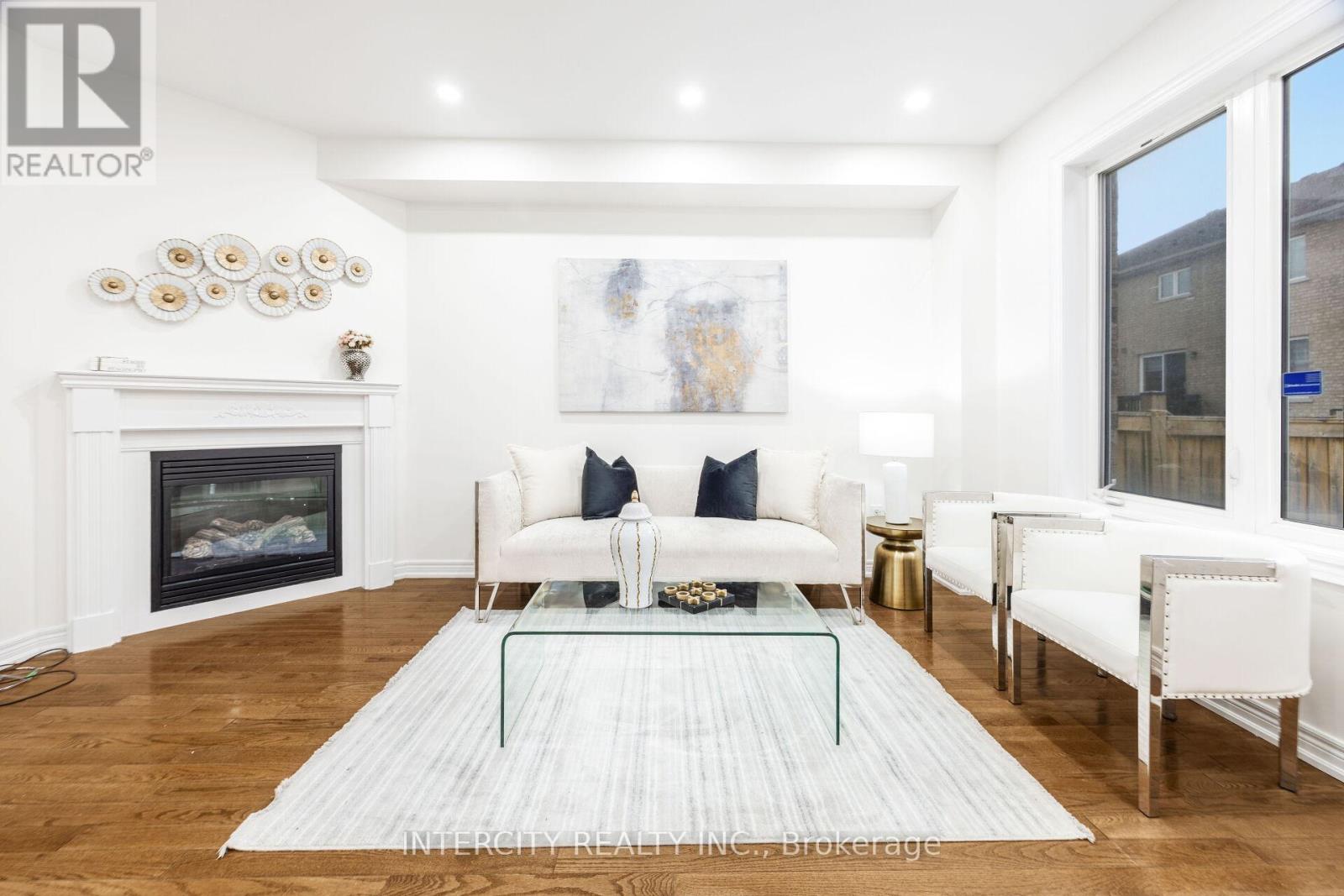 26 Sussexvale Drive, Brampton, Ontario  L6R 0W2 - Photo 8 - W12857838