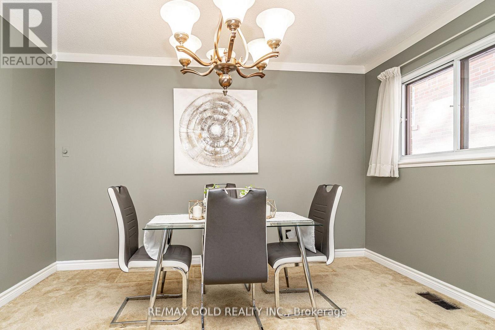 29 Chesterfield Road, Brampton, Ontario  L6W 1L2 - Photo 12 - W12857840