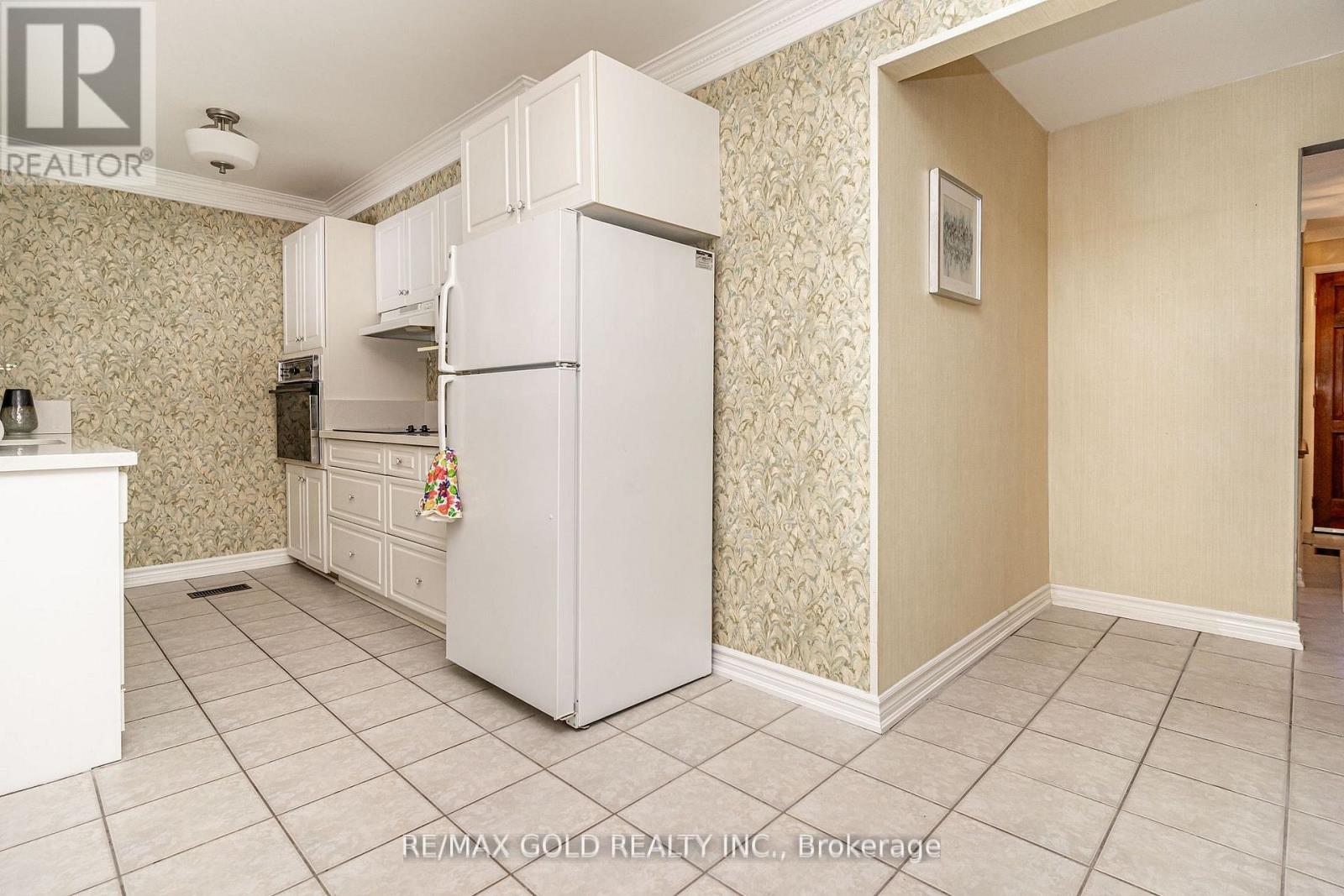 29 Chesterfield Road, Brampton, Ontario  L6W 1L2 - Photo 15 - W12857840