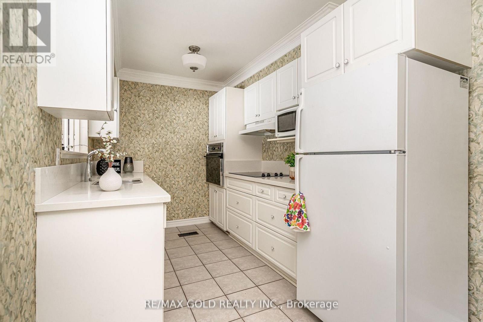 29 Chesterfield Road, Brampton, Ontario  L6W 1L2 - Photo 16 - W12857840