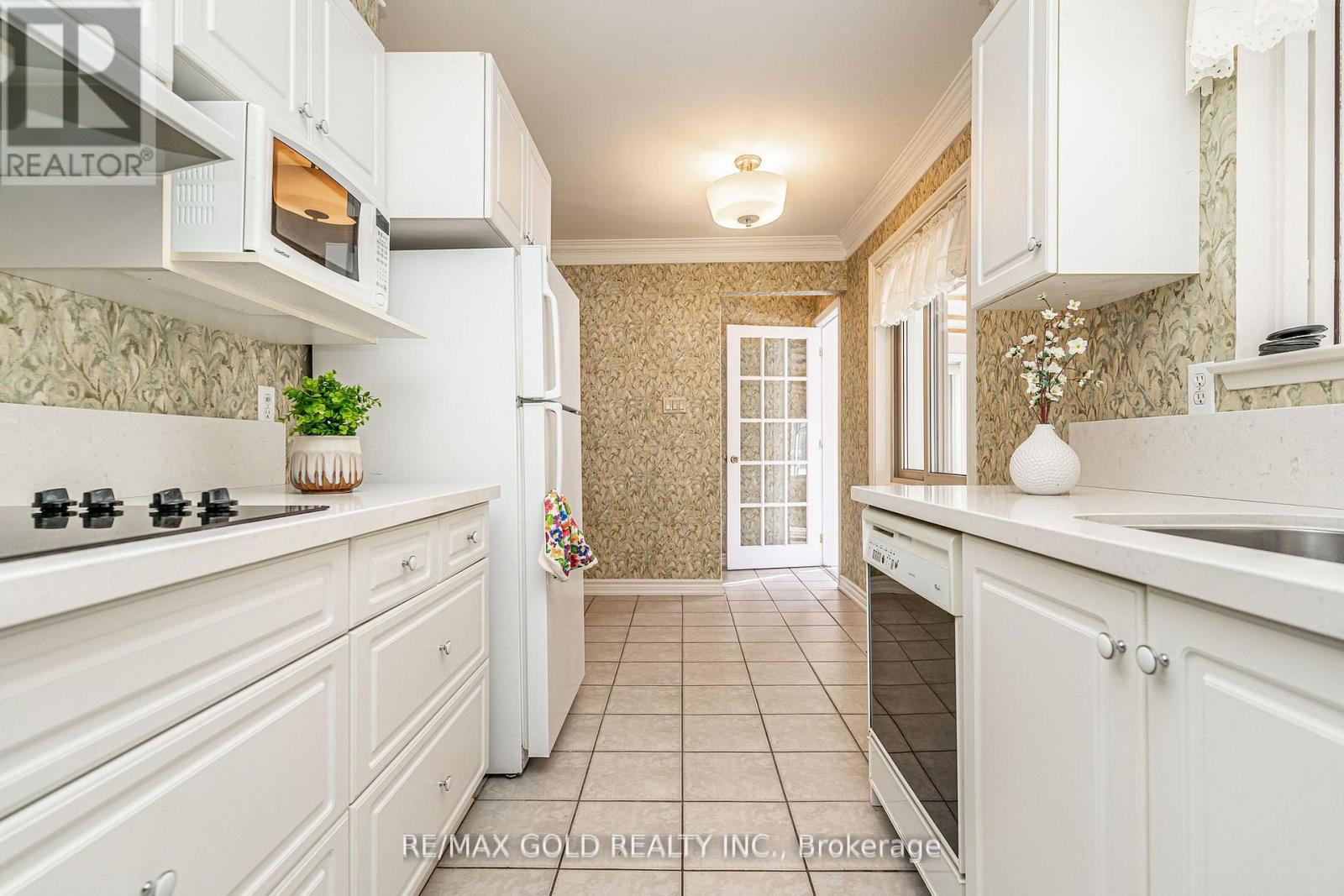 29 Chesterfield Road, Brampton, Ontario  L6W 1L2 - Photo 18 - W12857840