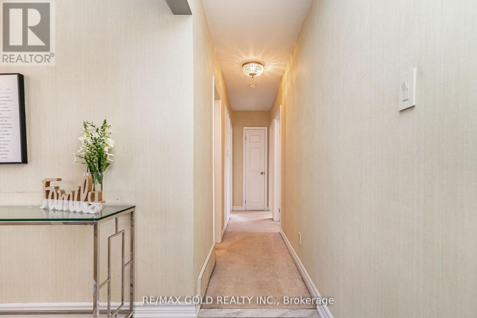 29 Chesterfield Road, Brampton, Ontario  L6W 1L2 - Photo 22 - W12857840