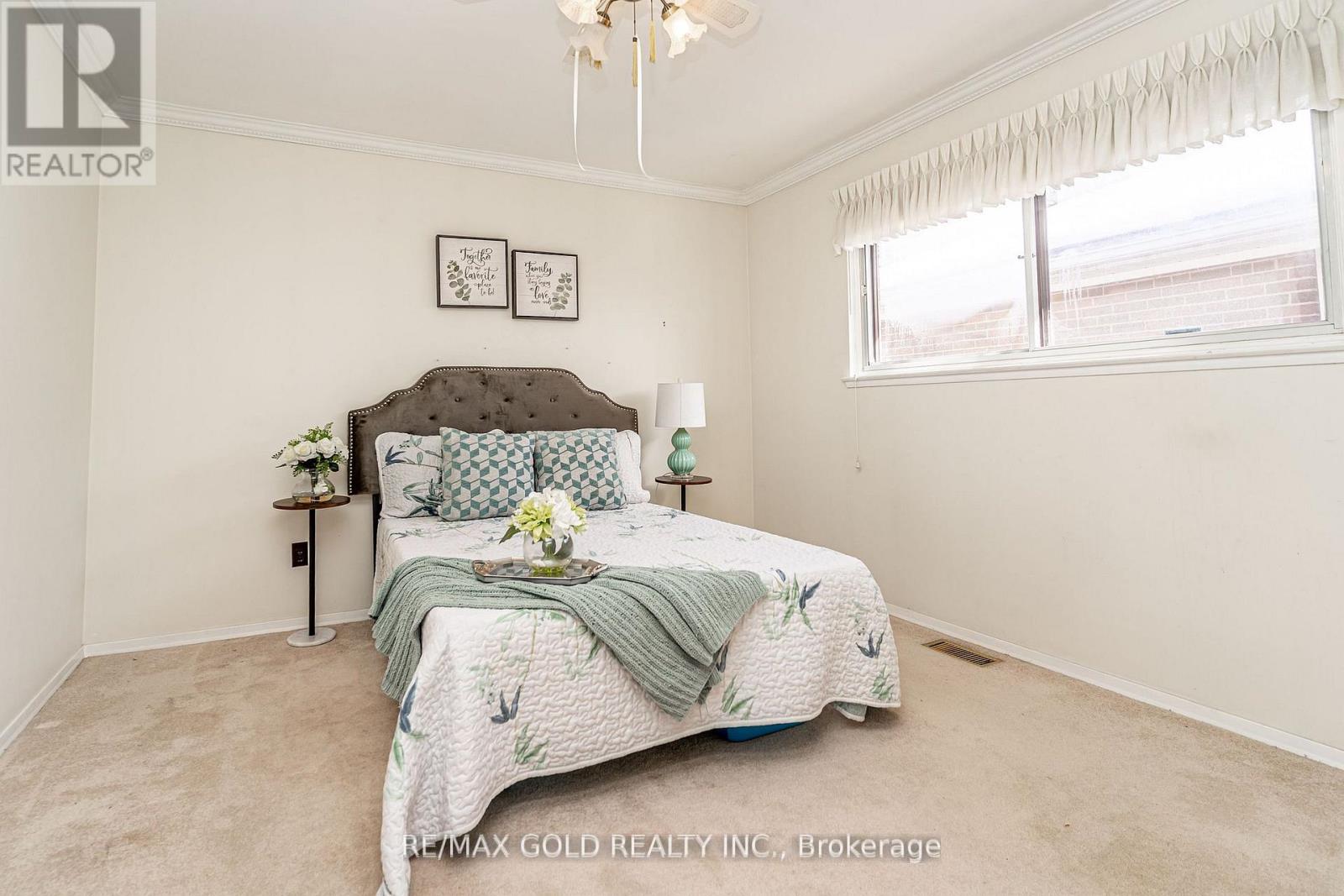 29 Chesterfield Road, Brampton, Ontario  L6W 1L2 - Photo 23 - W12857840