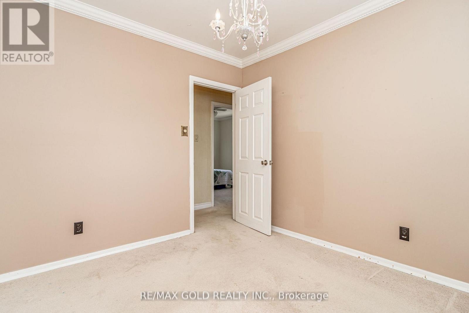 29 Chesterfield Road, Brampton, Ontario  L6W 1L2 - Photo 31 - W12857840